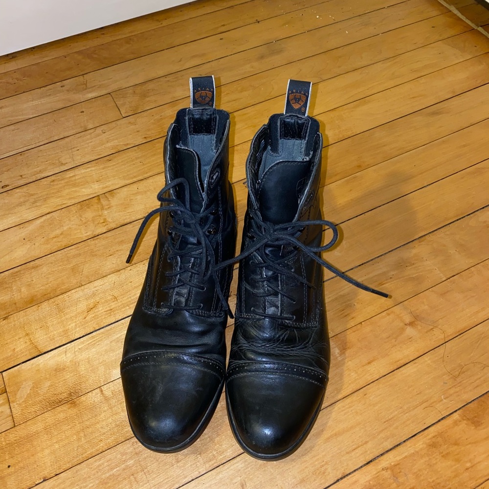 Ariat Heritage Lace Paddock Boot. Size-7.5